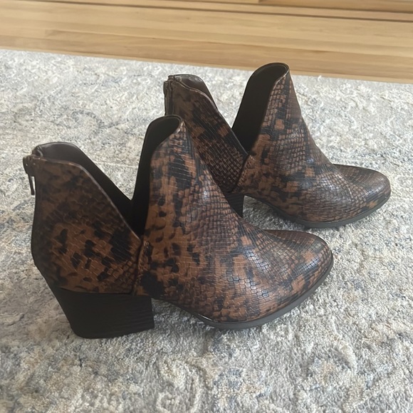 Python Booties - Picture 2 of 5